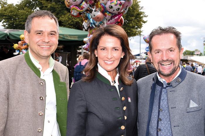 . . . mit Landrat Raimund Kneidinger und Staatsministerin Michaela Kaniber | Gut vernetzt . . .